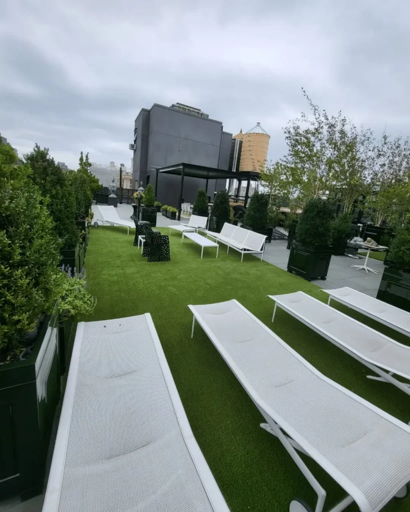 Commercial artificial grass rooftop installed by SYNLawn