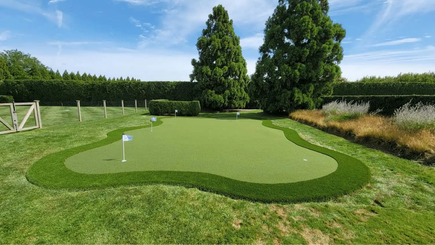 residential-putting-green-gal-3 backyard new york putting green