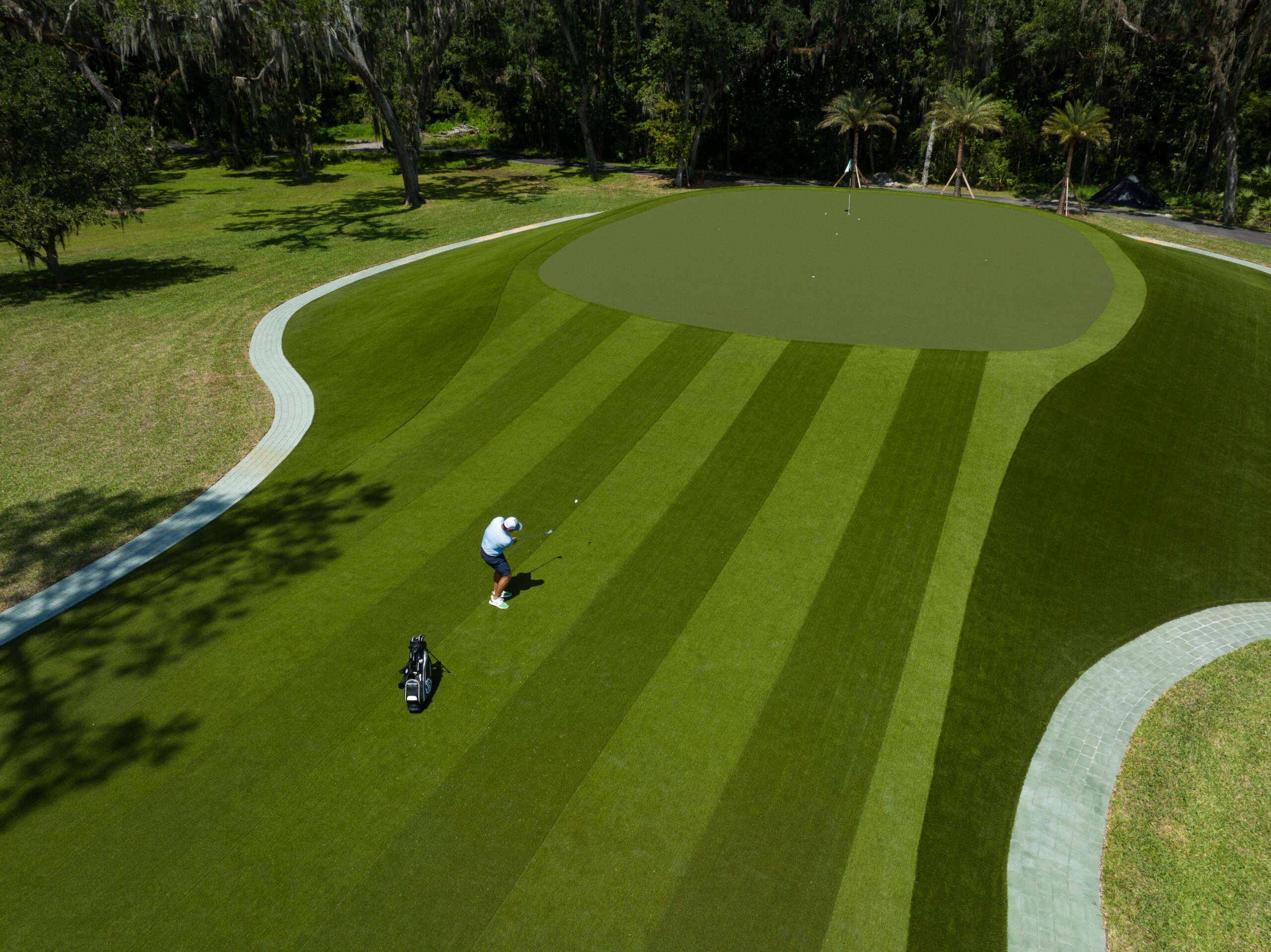 SYNLawn Golf custom putting green SYNLawn Golf custom New York putting green