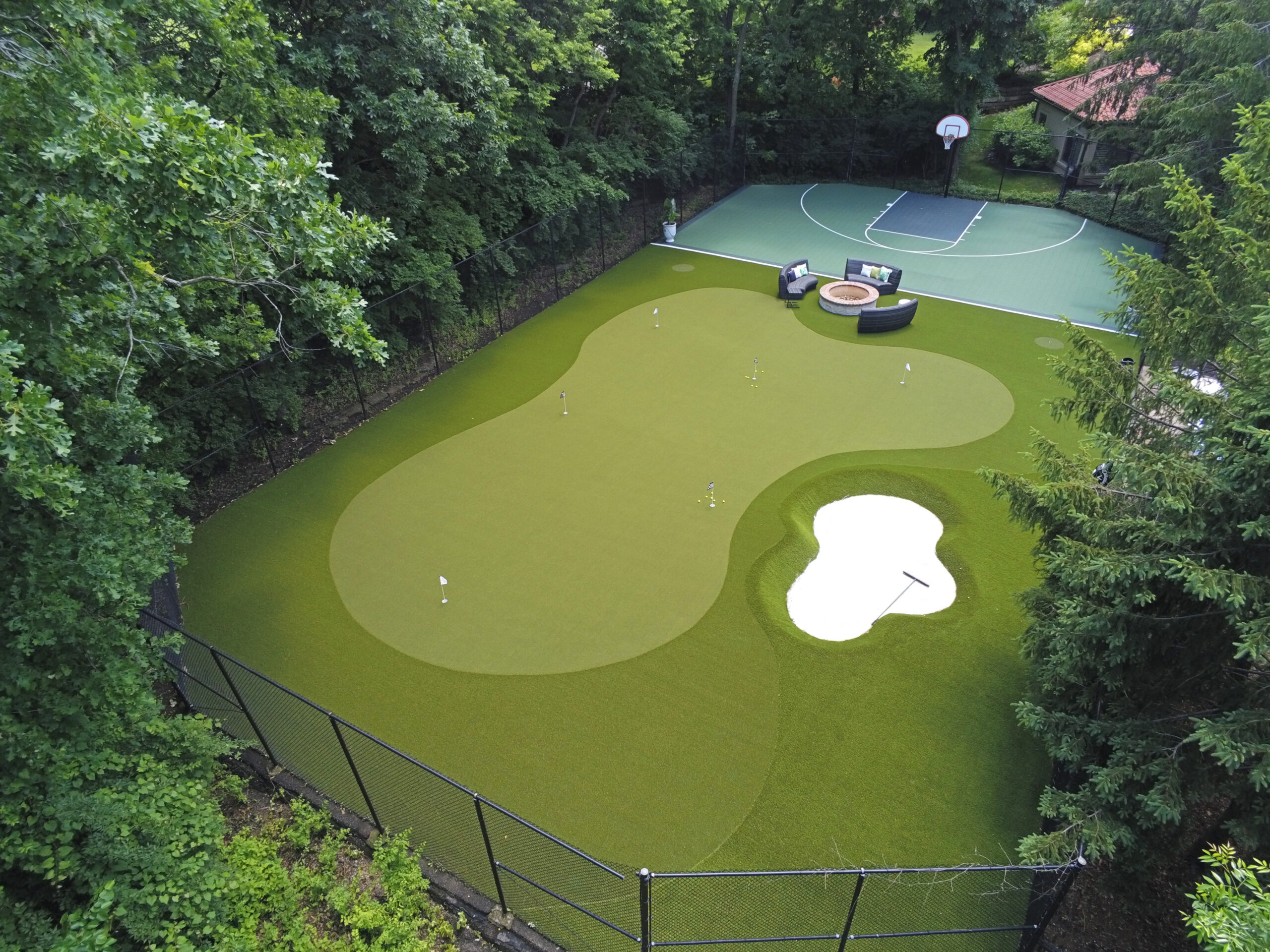 SYNLawn Indiana Putting Green with sandtrap SYNLawn Indiana Putting Green with sandtrap